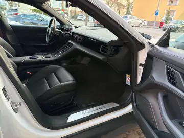 PORSCHE Taycan 4S PLUS 93 4KW ACC INNO 360 AMBIENTE