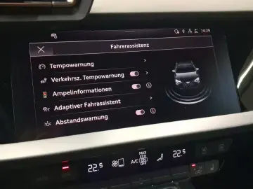 AUDI A3 Sportback 45 TFSIe S LINE LM18 LED AHK NAVI