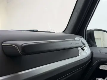 MERCEDES-BENZ G 63 AMG MANUFAKTUR Night ActiveRide S…