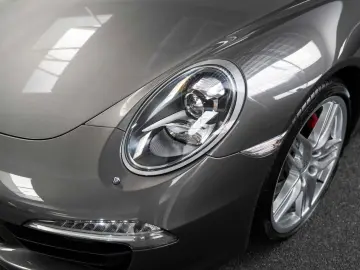 PORSCHE 911 Carrera 4 S