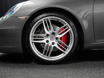 PORSCHE 911 Carrera 4 S