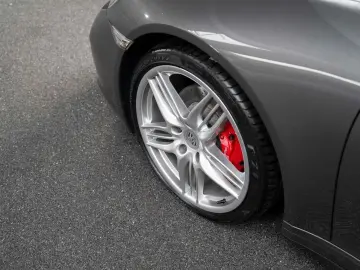 PORSCHE 911 Carrera 4 S