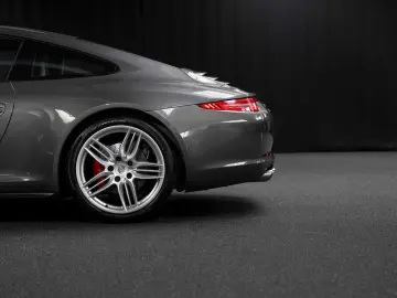 PORSCHE 911 Carrera 4 S