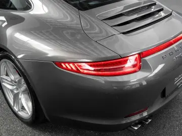 PORSCHE 911 Carrera 4 S