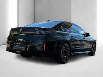 BMW 740i xDrive M Sport Pro_MY2027_TV