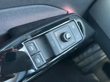 VW ID.3 Pure Performance NAVI SHZ ACC APP PDC MFL