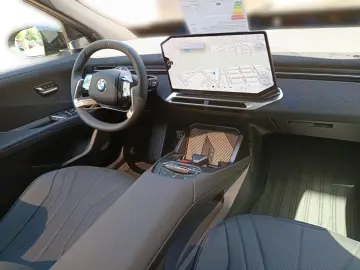 BMW iX3 40 M Sport Pro_ACC_PANO