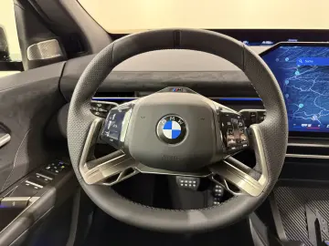 BMW iX3 50 xDrive M Sport Pro_ACC_360_3D_HUD