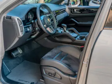 Porsche Cayenne GTS Coupé - Porsche Approved 2028