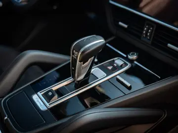 Porsche Cayenne GTS Coupé - Porsche Approved 2028