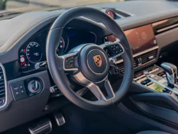 Porsche Cayenne GTS Coupé - Porsche Approved 2028