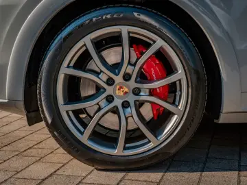 Porsche Cayenne GTS Coupé - Porsche Approved 2028
