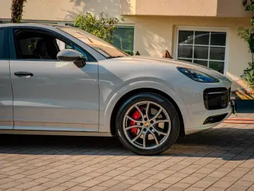 Porsche Cayenne GTS Coupé - Porsche Approved 2028