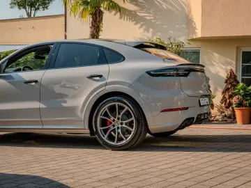 Porsche Cayenne GTS Coupé - Porsche Approved 2028