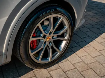 Porsche Cayenne GTS Coupé - Porsche Approved 2028