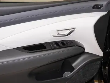 Hyundai TUCSON Plug-In Hybrid 4WD Prime Assistance Pak ECS