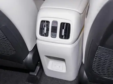 Hyundai TUCSON Plug-In Hybrid 4WD Prime Assistance Pak ECS