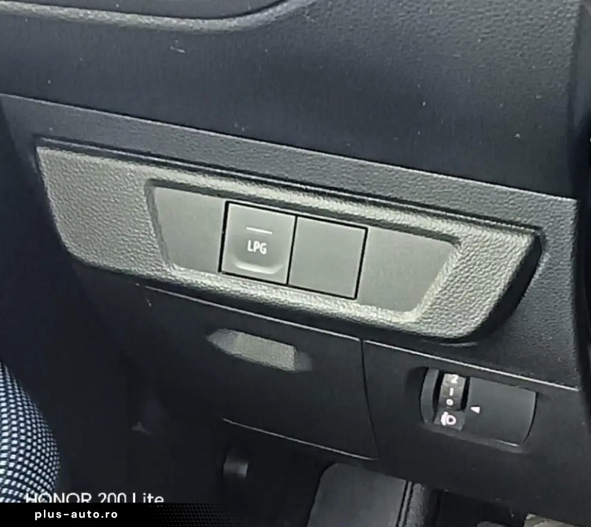 dacia  logan  sedan  1.0 Eco-G 100CP Prestige MT6