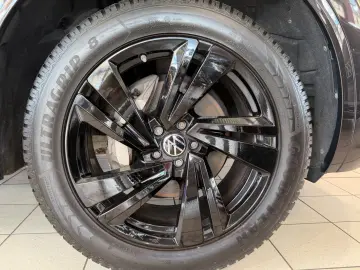 VW Touareg 4Motion R-LINE
