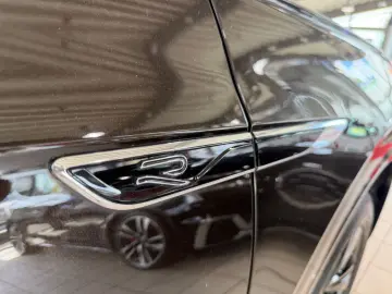 VW Touareg 4Motion R-LINE