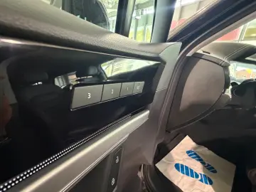 VW Touareg 4Motion R-LINE