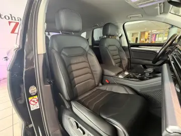 VW Touareg 4Motion R-LINE