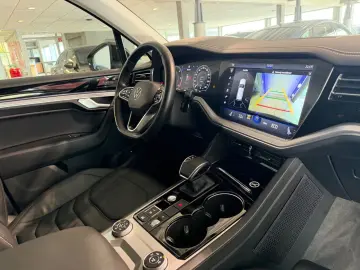 VW Touareg 4Motion R-LINE