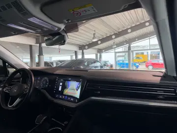 VW Touareg 4Motion R-LINE