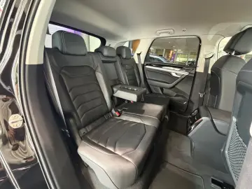 VW Touareg 4Motion R-LINE