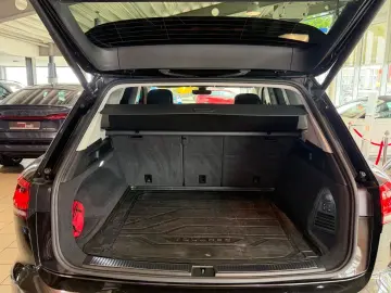 VW Touareg 4Motion R-LINE