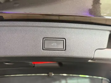 VW Touareg 4Motion R-LINE