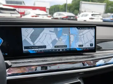 BMW 750e xDrive Limousine DA Prof. Massage PA Prof.