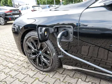 BMW 750e xDrive Limousine DA Prof. Massage PA Prof.
