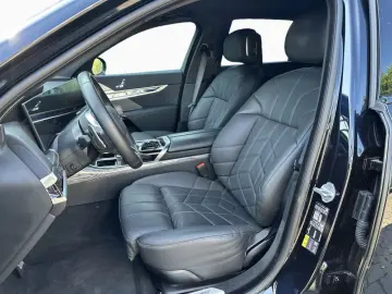 BMW 750e xDr M Sport DA PA-Pr B W IconicGl Massage