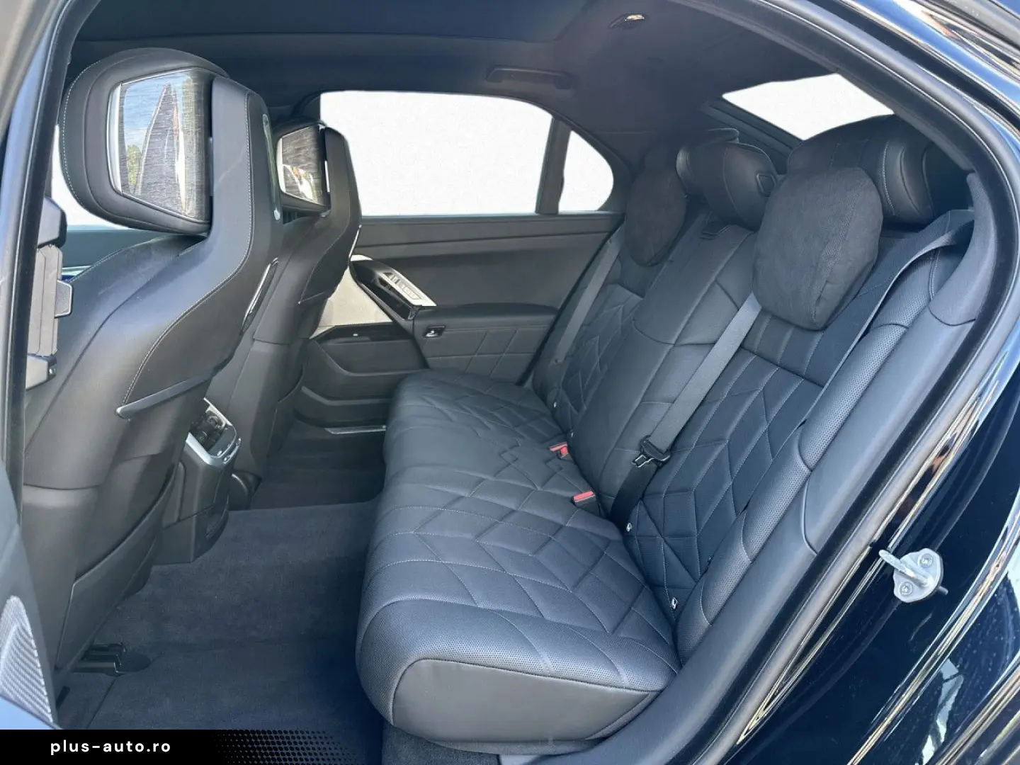 BMW 750e xDr M Sport DA PA-Pr B W IconicGl Massage