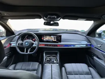 BMW 750e xDr M Sport DA PA-Pr B W IconicGl Massage