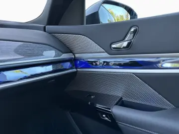 BMW 750e xDr M Sport DA PA-Pr B W IconicGl Massage