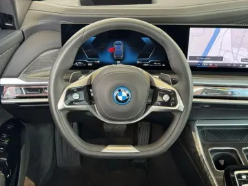BMW 750e xDrive Navi.LED.ACC.360 .Massage.SoftClose