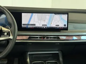BMW 750e xDrive Navi.LED.ACC.360 .Massage.SoftClose
