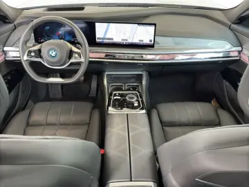 BMW 750e xDrive Navi.LED.ACC.360 .Massage.SoftClose