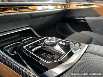 BMW 750e xDrive TV-Fond-Entert. DA&PAProf. Sitzbelüf
