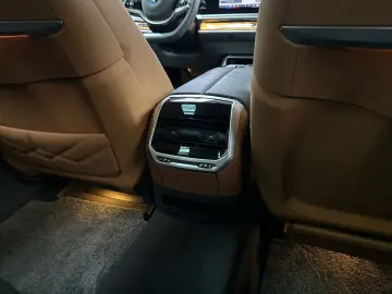 BMW 750e xDrive TV-Fond-Entert. DA&PAProf. Sitzbelüf