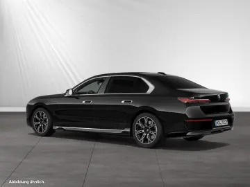 BMW 750e xDrive TV-Fond-Entertainment DA&PAProf. B&W