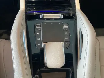 MERCEDES-BENZ GLE 300 d 4M AMG-Line EXCLUSIVE Pano A…