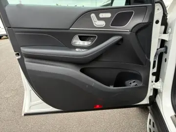 MERCEDES-BENZ GLE 350 e 4M AMG PANO-SHD 360 KAMERA AMBIENTE