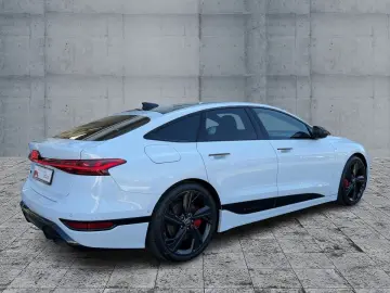 AUDI A6 Sportback e-tron perf. S-LINE MATRIX B&O PANO
