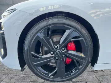 AUDI A6 Sportback e-tron perf. S-LINE MATRIX B&O PANO