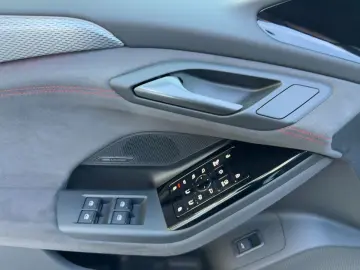 AUDI A6 Sportback e-tron perf. S-LINE MATRIX B&O PANO