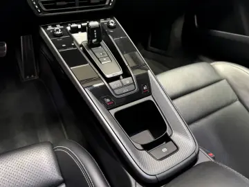 PORSCHE 992-911 CARRERA COUPE PANO SPORT-AGA KAMERA 21
