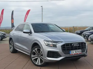 AUDI Q8 2021